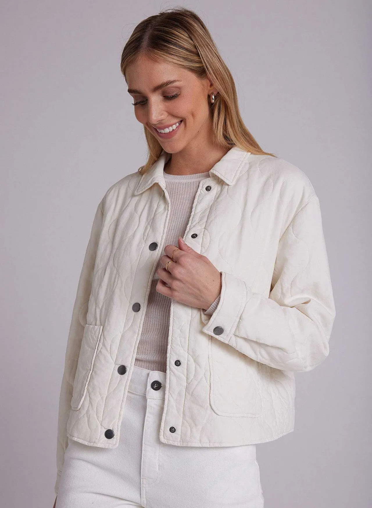 Cropped Gewatteerd Jack Met Twee Zakken - Winterwit>Bella Dahl Outlet