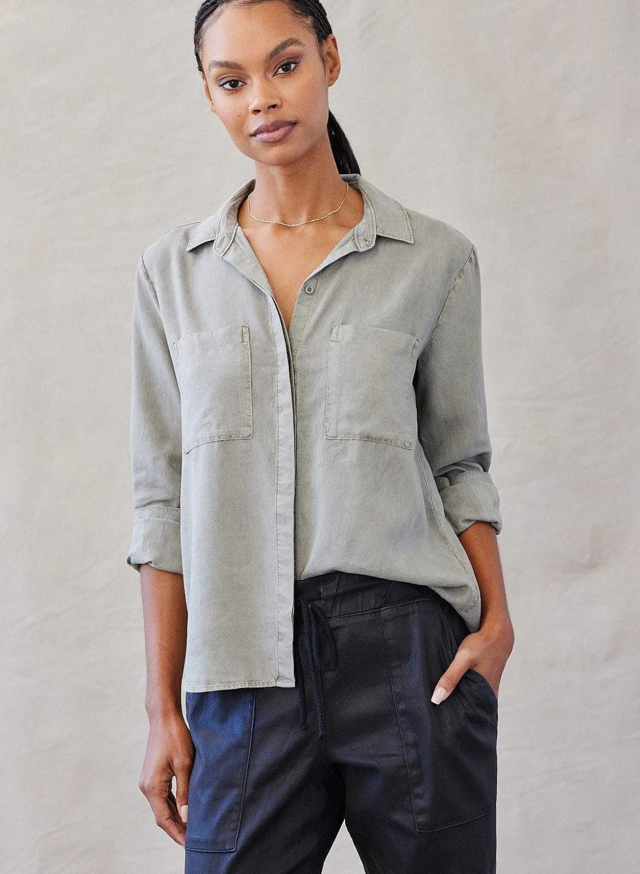 Klassieke Button-Down Met Twee Zakken - Zacht Leger>Bella Dahl Discount