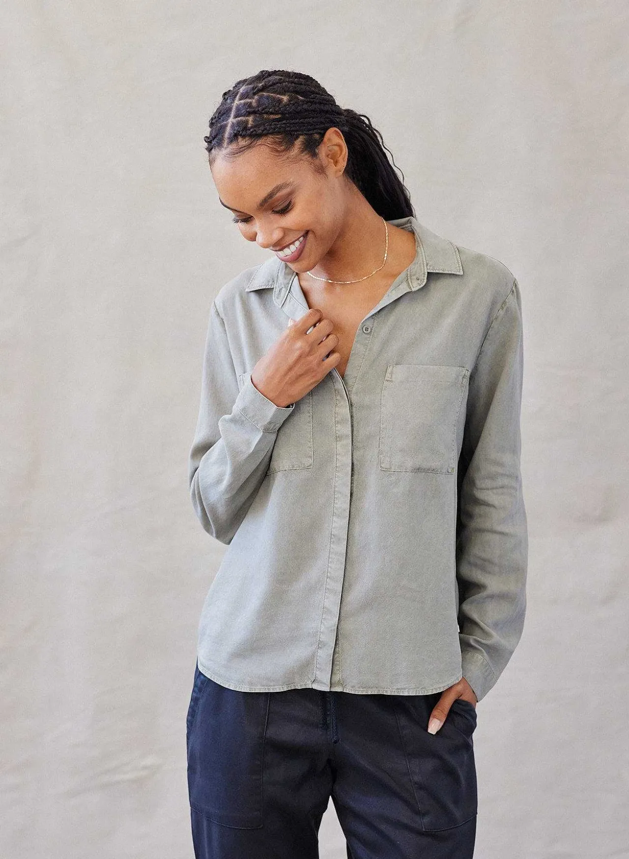 Klassieke Button-Down Met Twee Zakken - Zacht Leger>Bella Dahl Discount