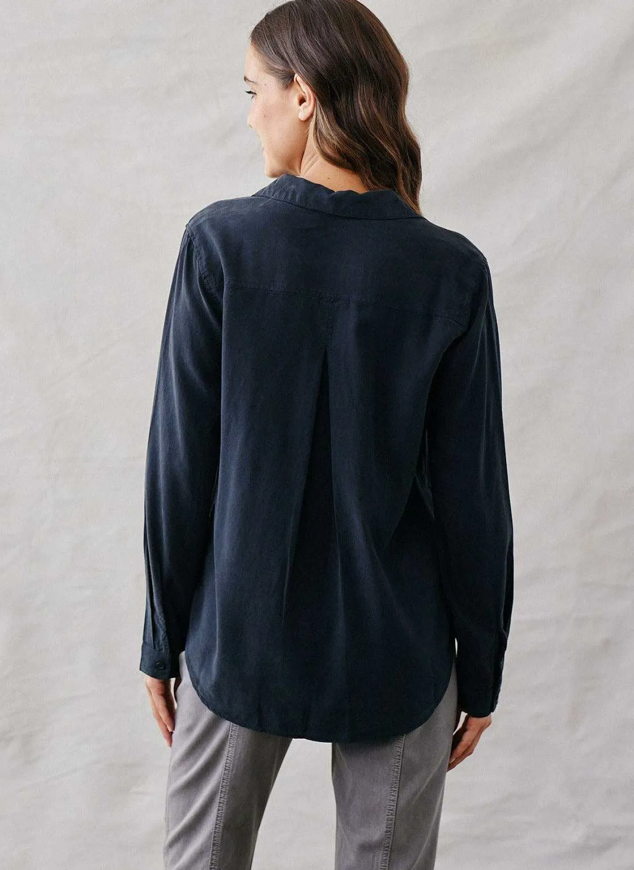Klassieke Button-Down Met Lange Mouwen - Vintage Zwart>Bella Dahl Store