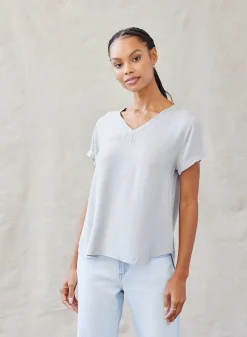 T-Shirt Met V-Hals - Mistige Hemel><noscript><img width=